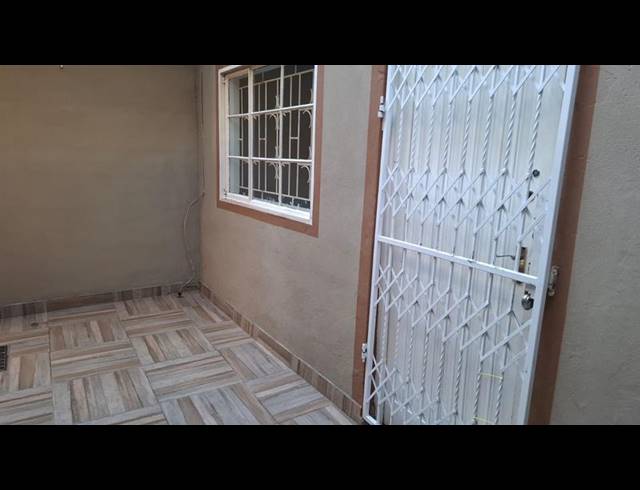 3 BEDROOM HOUSE FOR SALE IN MONTFORD